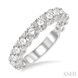 1 1/2 Ctw Lattice Round Cut Diamond Wedding Band in 14K White Gold