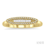 1/5 Ctw Pod Center Baguette and Round Cut Diamond Stackable Petite Fashion Ring in 10K Yellow Gold